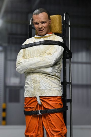 DR. HANNIBAL LECTER MASKED SCALE ACTION FIGURA 18 CM THE SILENCE OF THE LAMBS - Imagen 3