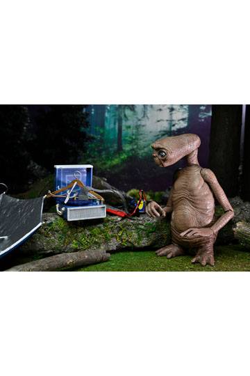 ULTIMATE DELUXE E.T. CON PECHO LED 40 ANNIVERSARY VERSION FIGURA 12 CM E.T. - Imagen 5